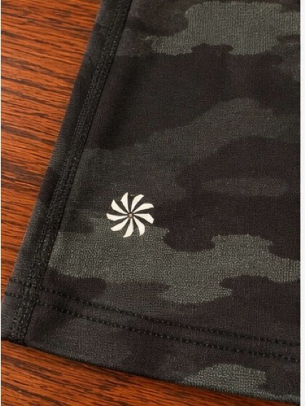 Label Inside Activewear - Picture 4 of 6
